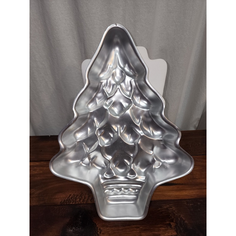 Wilton Christmas Evergreen Tree Cake Pan